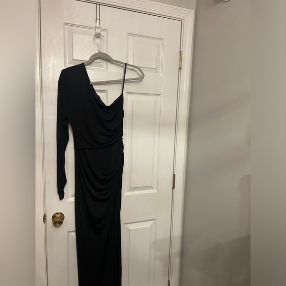 Michael Costello Gilly Maxi Dress in Black - Picture 4 of 10